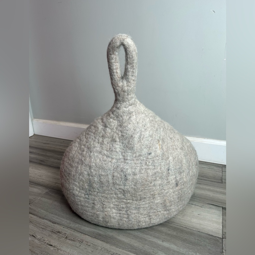 Cozy Gray Felted Cat Cave - Picture 3 of 6